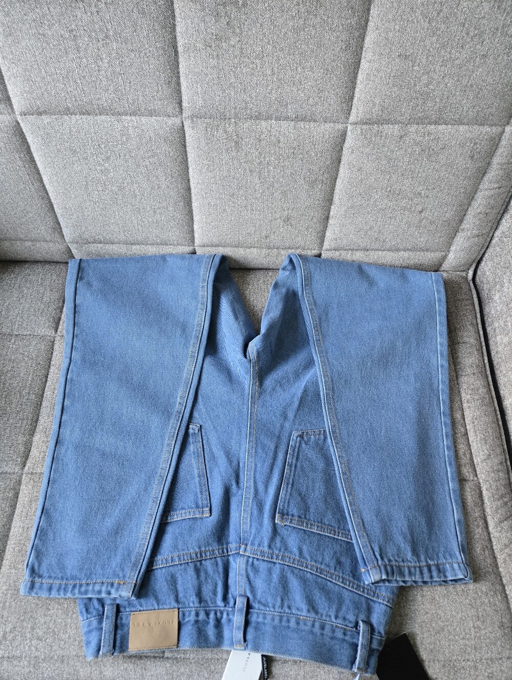 JLUXLABEL | Medium Wash Roesia Jeans In Blue Size 25 - Picture 12 of 16